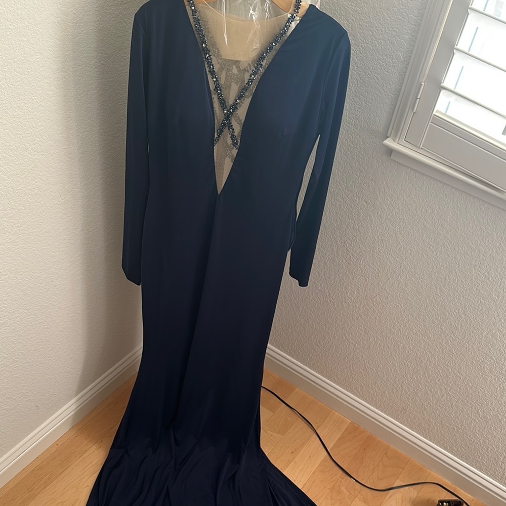 Elegant Navy Blue Evening Gown